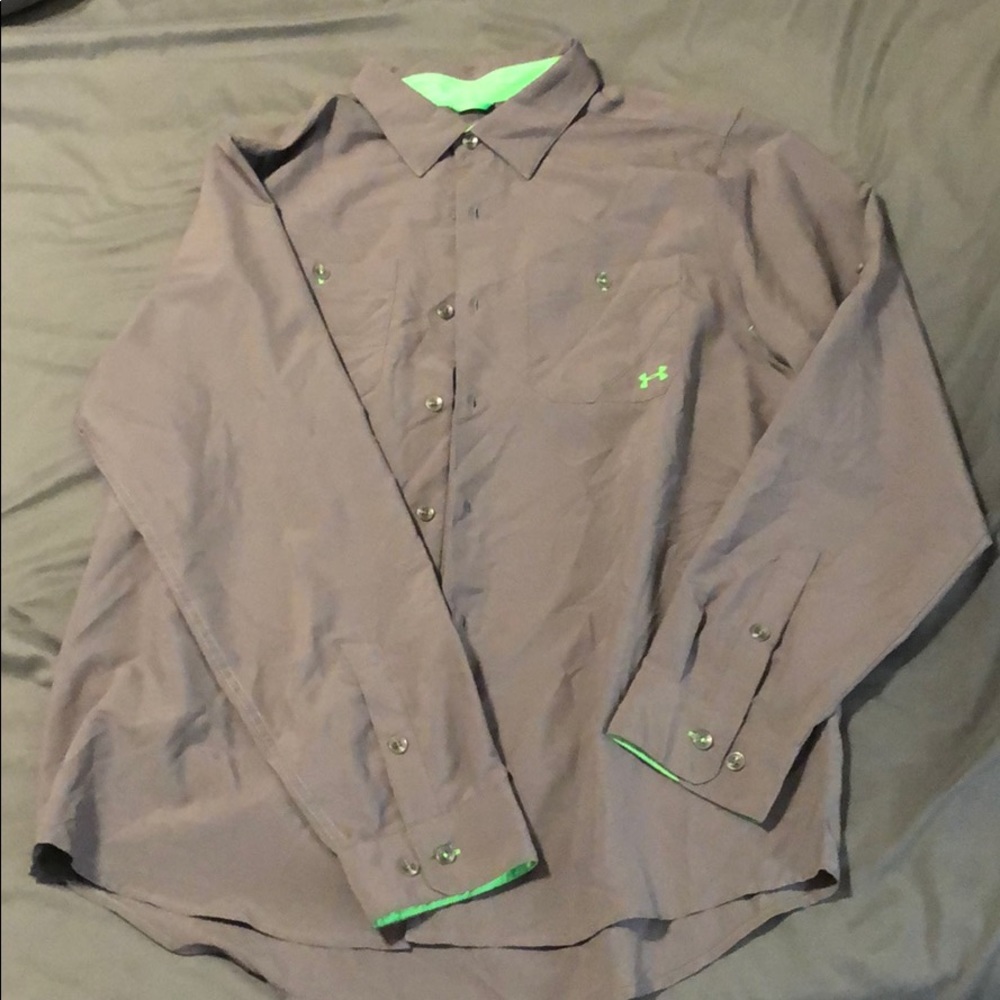 Under Armour men’s lightweight button down LG